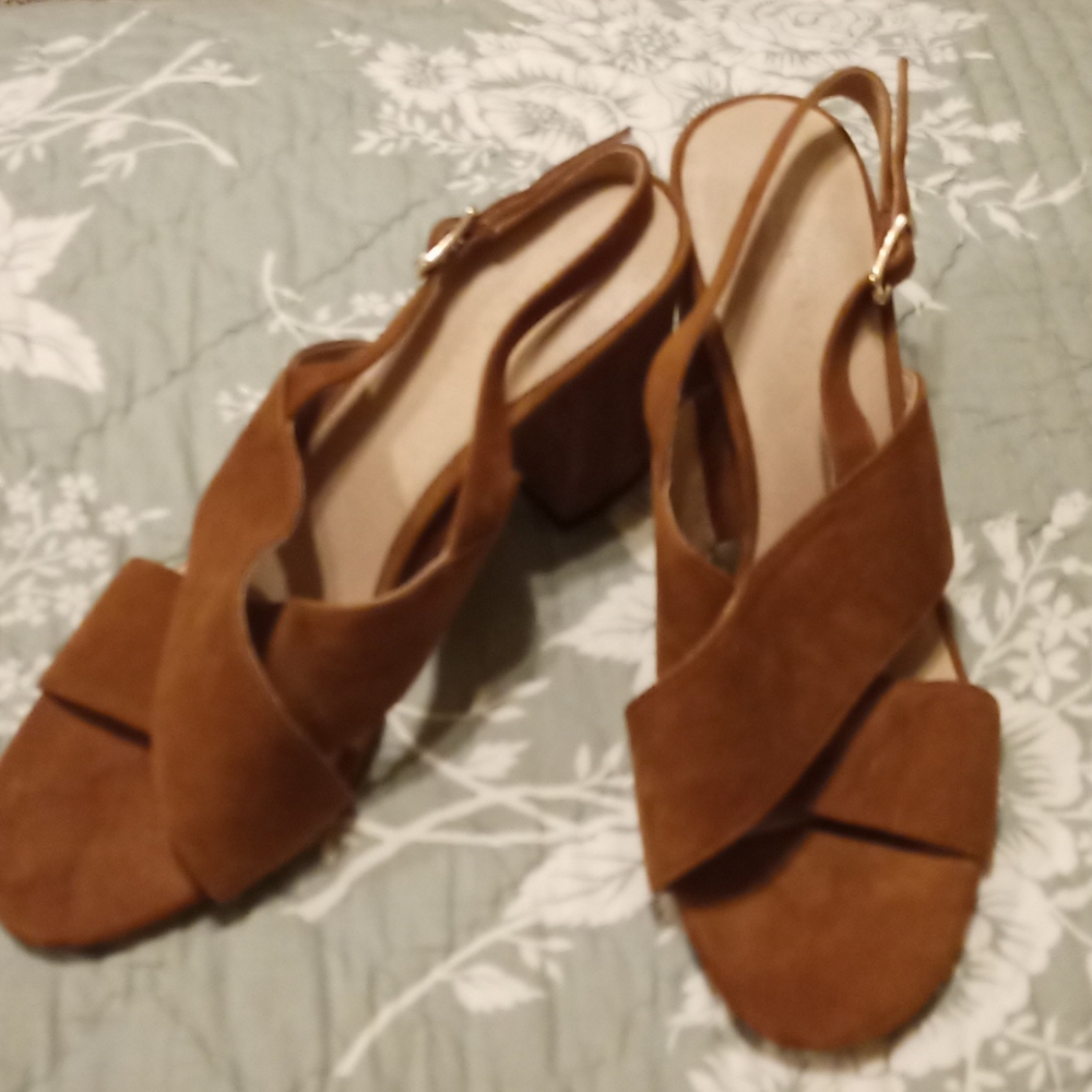 NWT PURE NAVY Tan/brown suede slingback sandals Size 7.5M